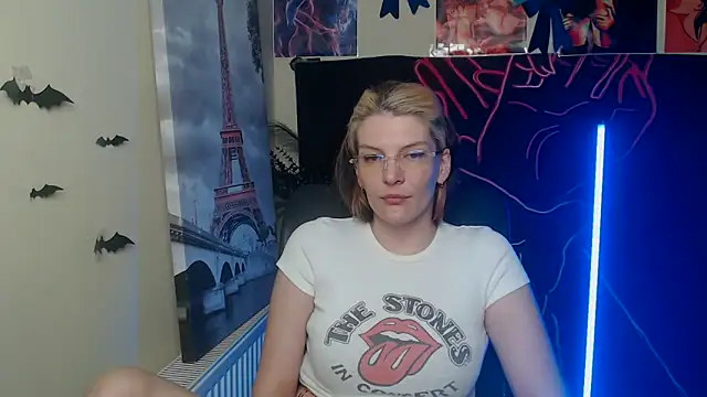 Snapshot of VanessaRey_ chatting on 04/30/26, 08:57 VanessaRey online show from 04/30/26, 08:57