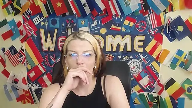 Snapshot of VanessaRey_ chatting on 05/07/26, 06:28 VanessaRey online show from 05/07/26, 06:28