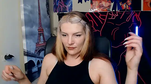 Snapshot of VanessaRey_ chatting on 05/25/26, 04:38 VanessaRey online show from 05/25/26, 04:38