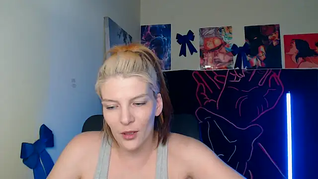 VanessaRey  online show from 04/15/26, 05:02