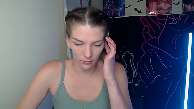 Snapshot of VanessaRey_ chatting on 09/28/25, 06:20 VanessaRey  online show from 09/28/25, 06:20