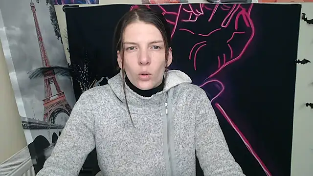 Snapshot of VanessaRey_ chatting on 03/18/25, 07:44 VanessaRey  online show from 03/18/25, 07:44