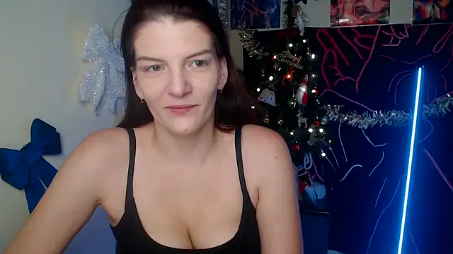 VanessaRey  online show from 12/20/25, 07:44