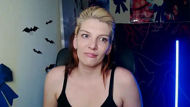 Snapshot of VanessaRey_ chatting on 04/22/26, 04:52 VanessaRey online show from 04/22/26, 04:52