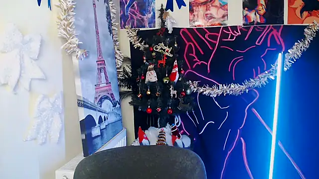 VanessaRey  online show from 12/19/25, 08:49