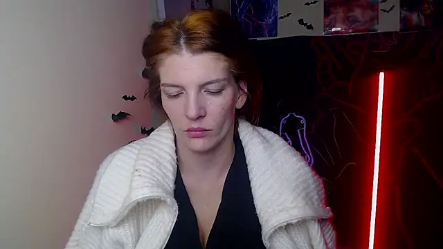 VanessaRey  online show from 11/17/25, 05:55