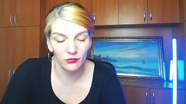 VanessaRey  online show from 03/04/26, 05:37