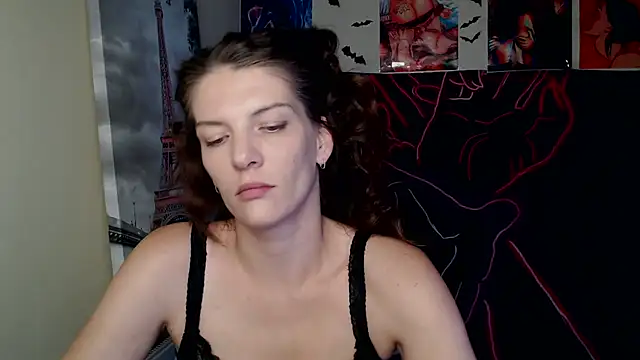Snapshot of VanessaRey_ chatting on 10/08/25, 06:15 VanessaRey  online show from 10/08/25, 06:15
