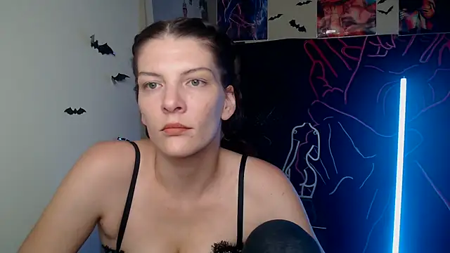 VanessaRey  online show from 11/08/25, 05:49