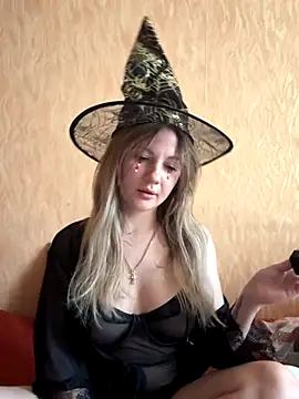 mollygirll online show from 10/29/25, 11:53