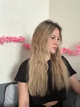 mollygirll online show from 10/06/25, 08:48