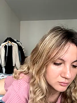 mollygirll online show from 10/03/25, 09:22