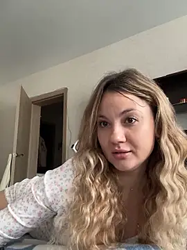 mollygirll online show from 10/02/25, 08:29