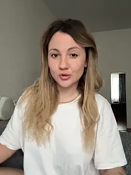 mollygirll online show from 11/18/25, 11:02