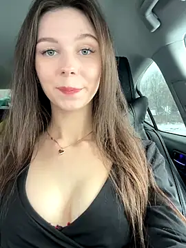 MilaBee online show from 12/01/25, 08:26