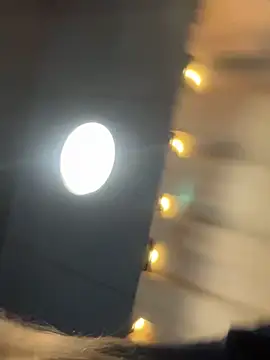 MilaBee online show from 11/03/25, 07:46