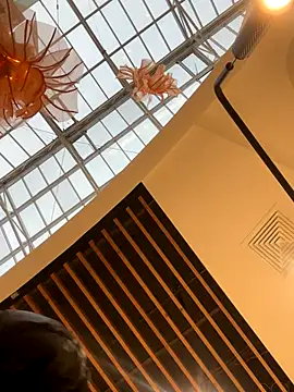 MilaBee online show from 10/28/25, 09:08