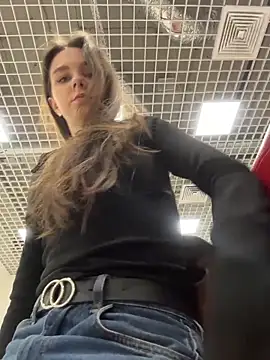 MilaBee online show from 02/28/26, 04:45