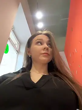 MilaBee online show from 04/05/26, 11:06