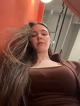 MilaBee online show from 03/01/26, 10:37