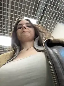 MilaBee online show from 04/04/26, 11:06