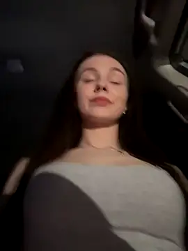 MilaBee online show from 12/18/25, 11:14