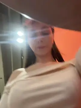 MilaBee online show from 03/19/26, 11:21