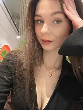 MilaBee online show from 01/18/26, 11:02