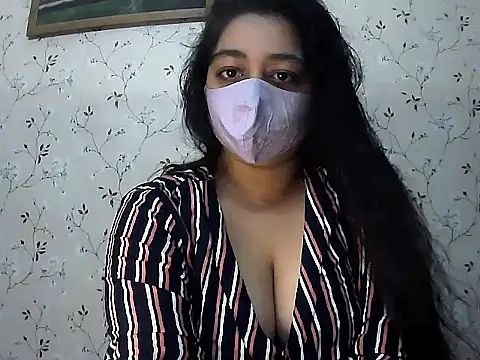 Snapshot of sonali4 chatting on 10/07/25, 12:17 sonali4 online show from 10/07/25, 12:17