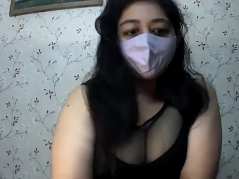 Snapshot of sonali4 chatting on 10/24/25, 12:26 sonali4 online show from 10/24/25, 12:26