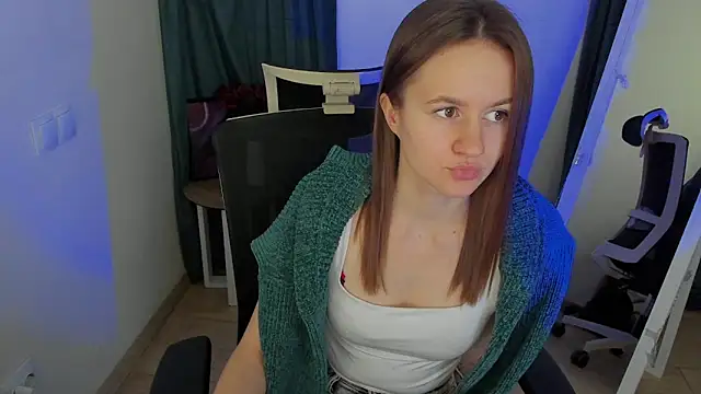 Catherine e online show from 10/14/25, 06:19