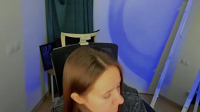 Catherine e online show from 10/21/25, 06:29