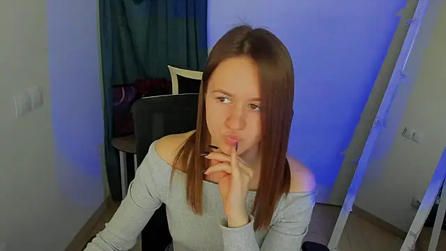 Catherine e online show from 10/20/25, 06:52