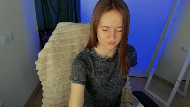 Catherine e online show from 12/04/25, 08:19