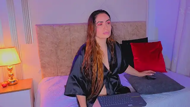 angelinarouse  online show from 04/14/26, 03:00