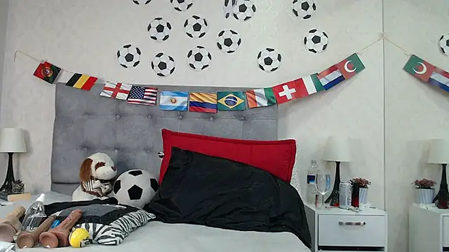 Snapshot of ScarlettGreen_ chatting on 06/26/26, 11:16 ScarlettGreen online show from 06/26/26, 11:16