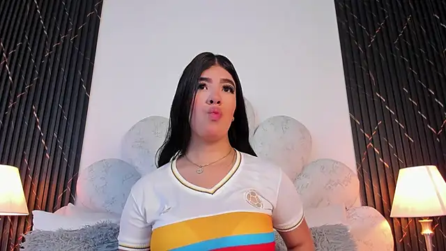 Snapshot of ValenRosse chatting on 07/03/26, 11:28 ValenRosse online show from 07/03/26, 11:28