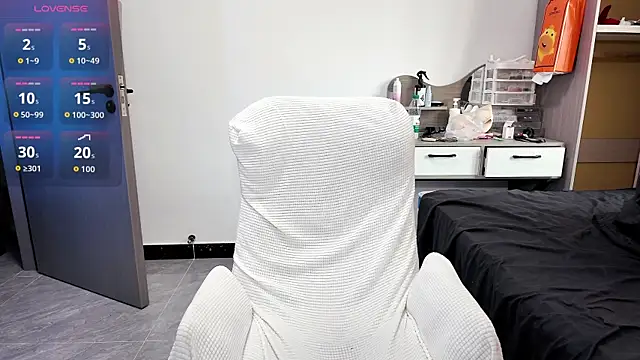 Rainbow-sweet online show from 04/14/26, 08:41