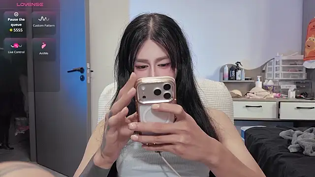 Rainbow-sweet online show from 04/11/26, 05:15