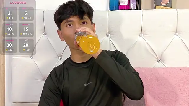 Ethan Westt online show from 11/27/25, 10:21