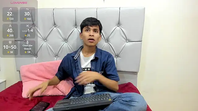 Snapshot of Ethan_Westt chatting on 03/18/25, 08:59 Ethan Westt online show from 03/18/25, 08:59