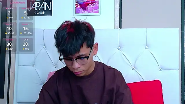 Ethan Westt online show from 11/13/25, 08:46