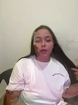 Snapshot of Deepika_padukoneNisha chatting on 03/21/25, 02:39 Deepika padukoneNisha online show from 03/21/25, 02:39