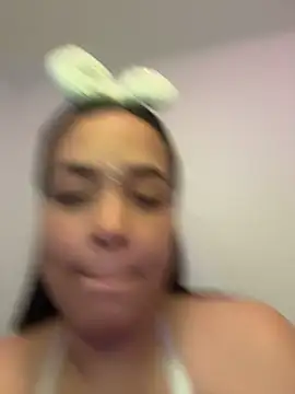 Snapshot of Deepika_padukoneNisha chatting on 10/24/25, 04:06 Deepika padukoneNisha online show from 10/24/25, 04:06