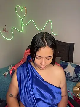 Snapshot of Deepika_padukoneNisha chatting on 07/10/26, 07:03 Deepika padukoneNisha online show from 07/10/26, 07:03