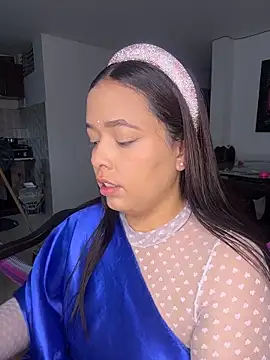 Snapshot of Deepika_padukoneNisha chatting on 10/20/25, 11:22 Deepika padukoneNisha online show from 10/20/25, 11:22