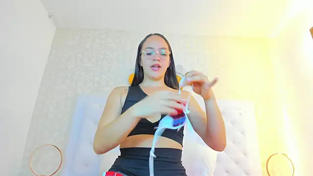 debora scoot online show from 12/15/25, 10:54