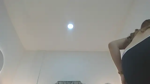 Snapshot of debora_scoot chatting on 02/09/26, 11:41 debora scoot online show from 02/09/26, 11:41