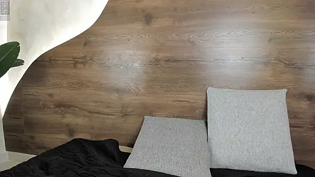 mia lacy  online show from 09/12/25, 07:35