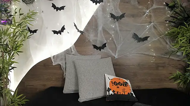 mia lacy  online show from 11/01/25, 07:41